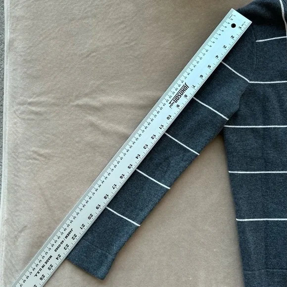 Charter Club Women's Windowpane Button Up Long Sleeve Cardigan Sweater Medium - Picture 8 of 8